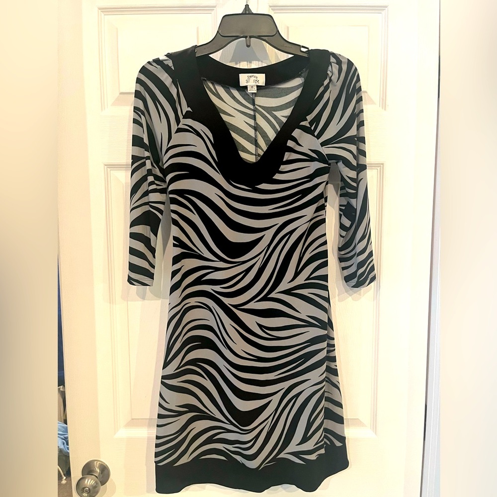 Fun print black and gray long sleeve dress